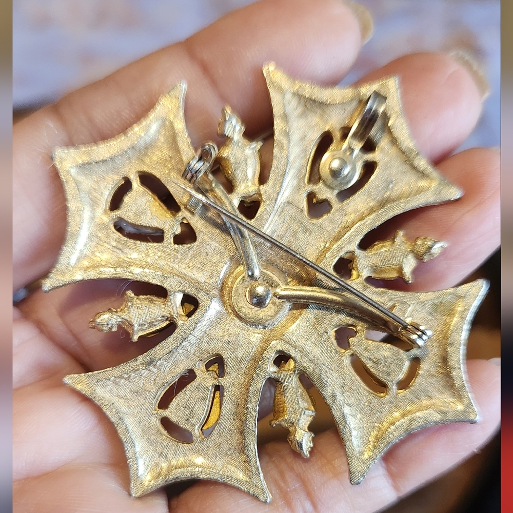 Vintage Gold Tone Cross Brooch Rhinestone Pin 1960s - Picture 4 of 6